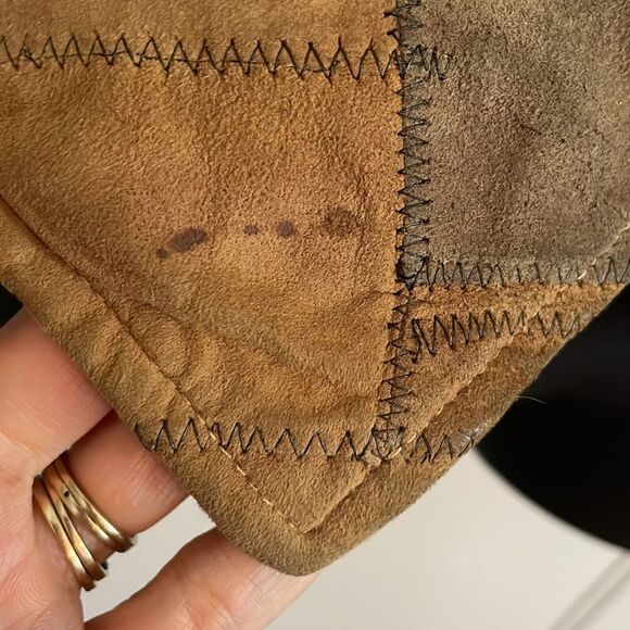 Vtg 70s tan suede patchwork snap up vest - Picture 4 of 10